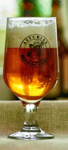 File:Guadaña glass.jpg