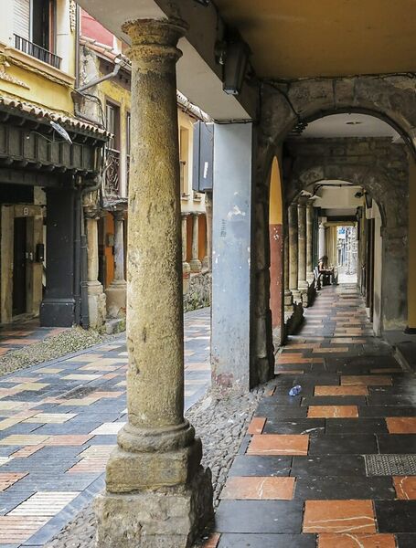 File:Aviles old town.jpg