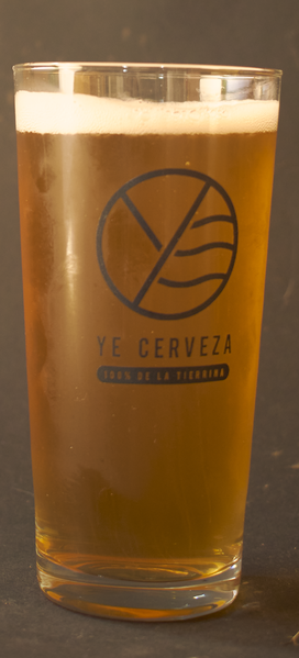 File:Ye Cerveza glass.png